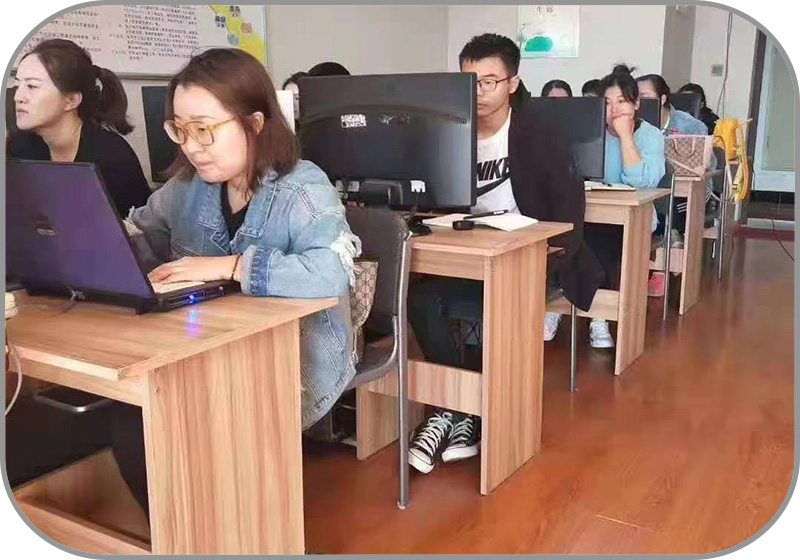 公滨路校区大班教室上课现场照片